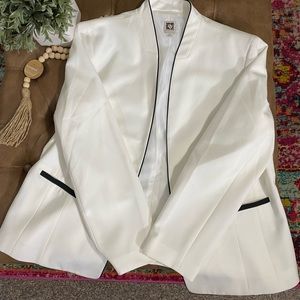 Anne Klein White with Black trim career blazer